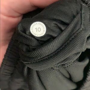 Black Lululemon Hotty Hot shorts!